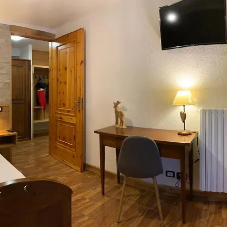 Hotel Hotel Coeur Du Village 2*