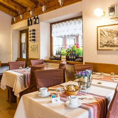 Hotel Coeur Du Village 2*