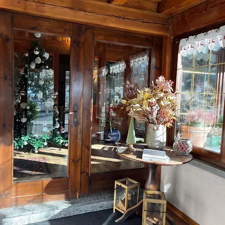 Coeur Du Village Hotel 2*