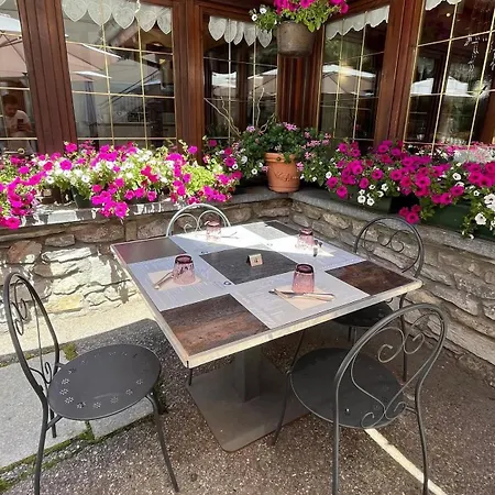 Hotel Coeur Du Village