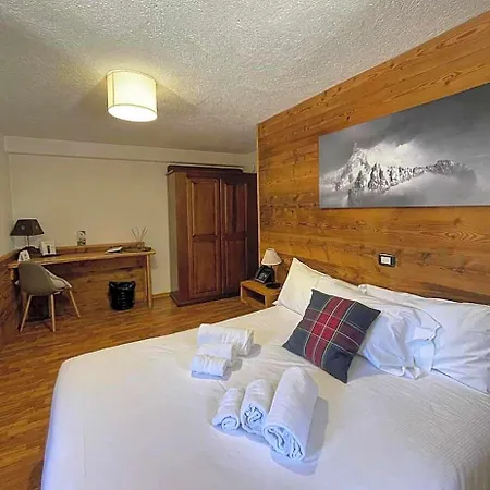Hotel Coeur Du Village 2*