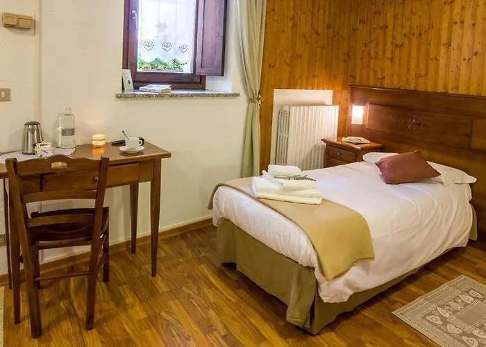 Hotel Coeur Du Village 2*