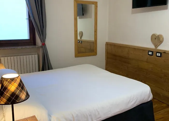 Hotel Coeur Du Village Hotel