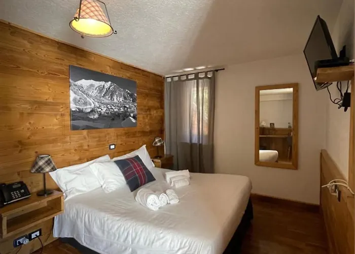 Hotel Coeur Du Village 2*