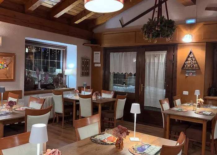 Hotel Coeur Du Village Hotel