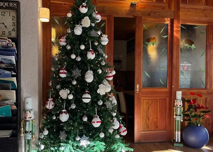 Hotel Coeur Du Village Hotel